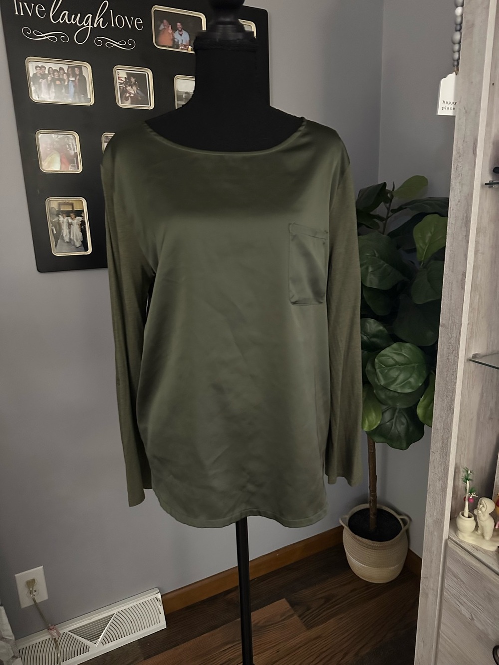 Ann Taylor Olive Green Long Sleeve Pocket Top